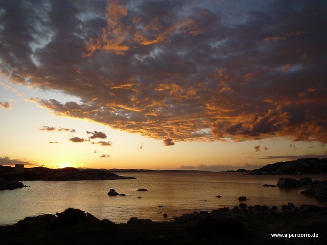 isolamaddalena-sunset.jpg