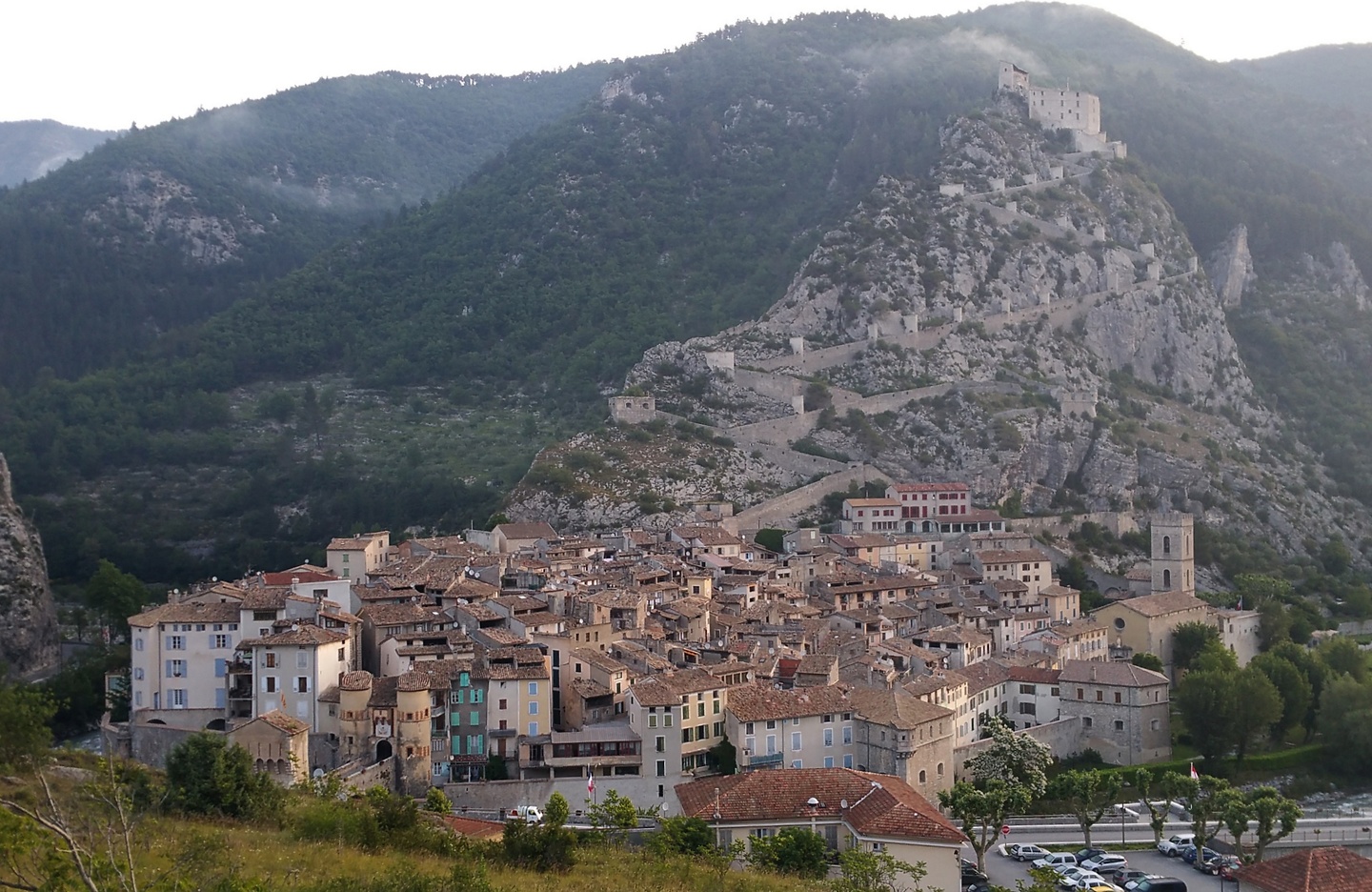 entrevaux-village.jpg